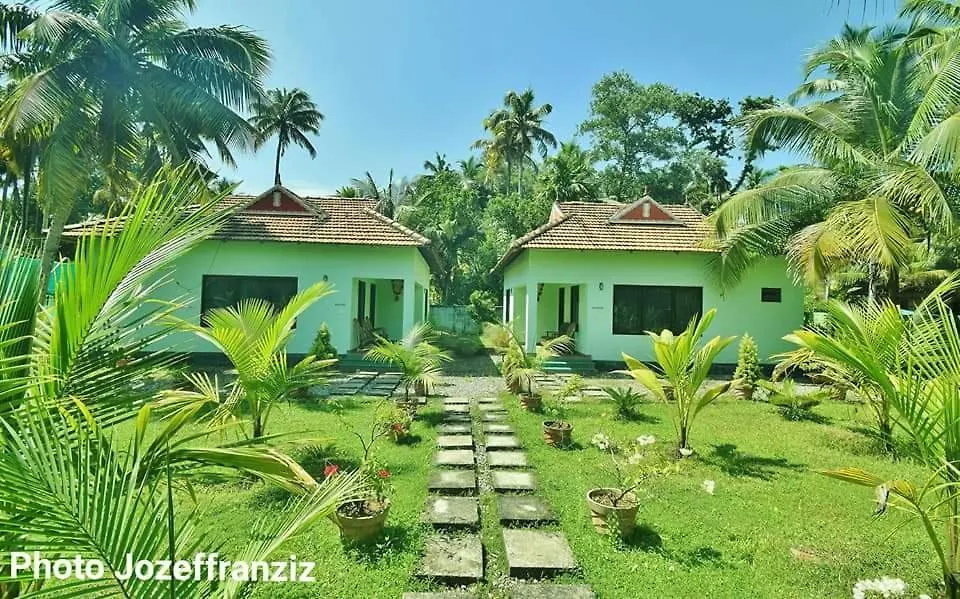 Pranavam Resort Mundrothuruth