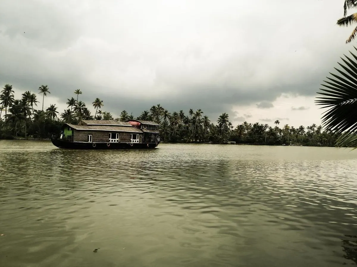 Pranavam Resort Mundrothuruth 0*,  India